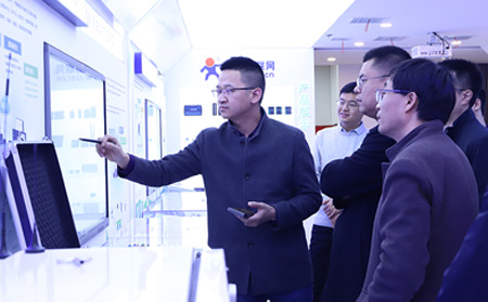 浪潮集團新基建張總一行蒞臨有人物聯(lián)網參觀考察